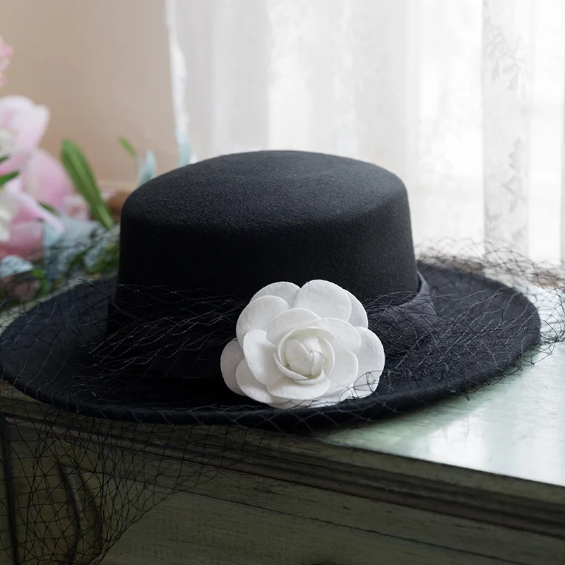 Women's Fedoras Black Flat Top Hat Hepburn Style Mesh Flower French Retro Small Top Hat For Elegant Wedding Accessories Hat 2021