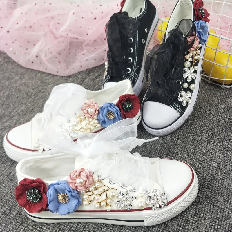 Spring Summer Korean 3D Flower Black and White Shoe Students\' Low Top Canvas Shoes Lady Sports Shoes Women Sneakers