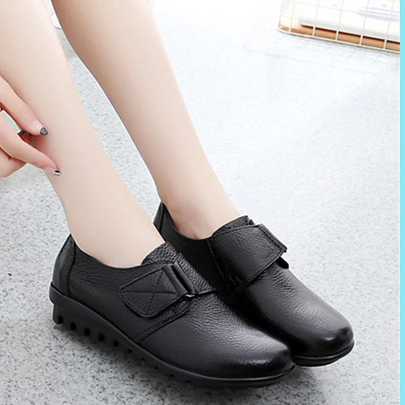 

New Genuine leather women flat shoes Comfortable winter Autumn Oxfords Hook Loop Ladies leather shoes Plus velvet to keep warm