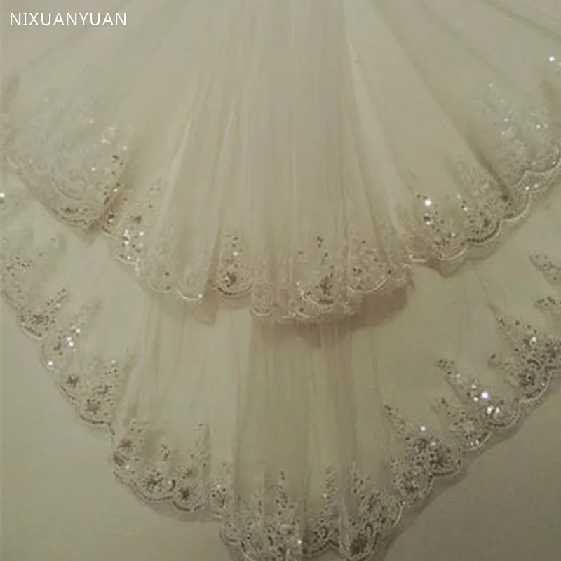 Short Cheap 75cm Long Lace Appliques Elegant Tulle Two-Layer Wedding Bridal Veil Long Wedding Veil with Comb