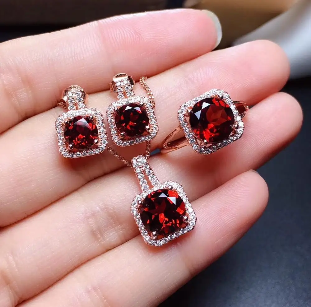 Natural garnet suit, classic style, 925 silver design, hot sale, exquisite craftsmanship, ring stud earrings