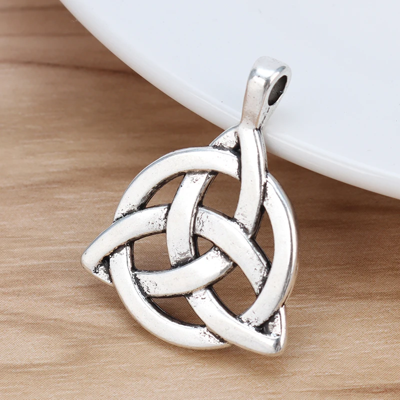 15pcs Celtics Knot Triquetra Trinity Charms Pendants Beads 35x27mm