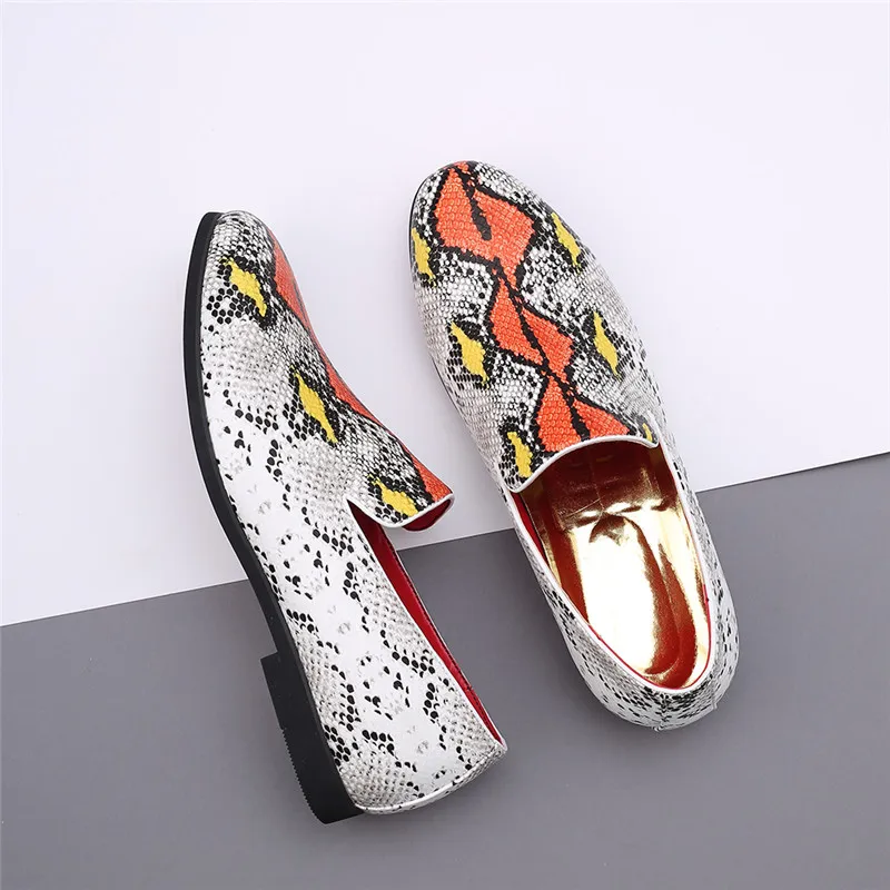 

Yomior New Fashion Men Italian Shoes Soft Leather Flats Casual Formal Dress Loafers Serpentine Sexy Party Wedding Driving Shoes