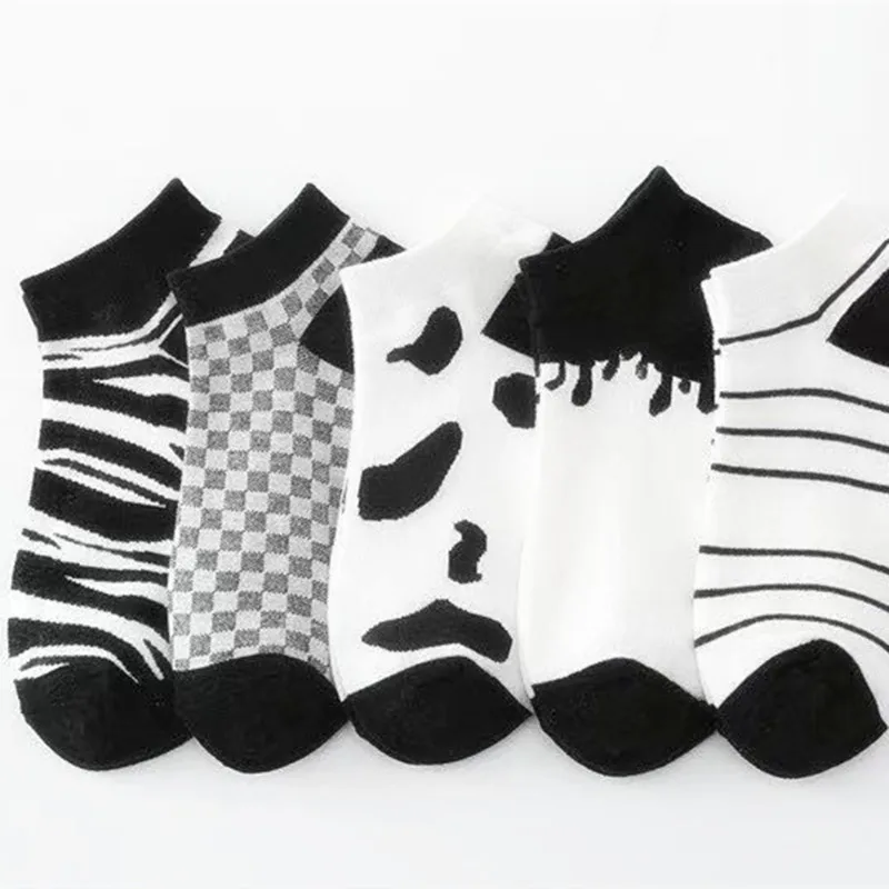 جوارب كاحل حمار وحشي جديدة مخططة للنساء أسود أبيض Harajuku جوارب قصيرة عصرية جورب لطيف جميل على شكل حيوانات أصابع للسيدات Sox