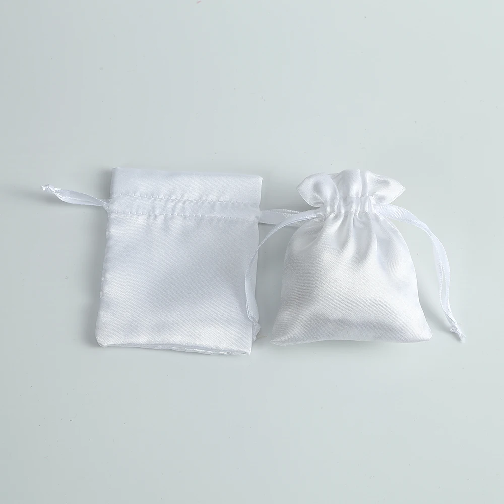 SANSAM Piccoli sacchetti regalo in velluto con coulisse, 20 sacchetti per gioielli da 10 x 12,2 cm, con coulisse, colore: nero