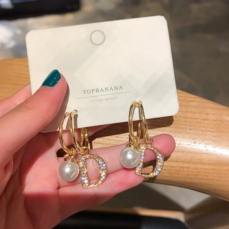 2020 새로운 한국어 알파벳 진주 지르콘 기질 귀걸이 패션 귀걸이 여성 성격 D letterEarrings