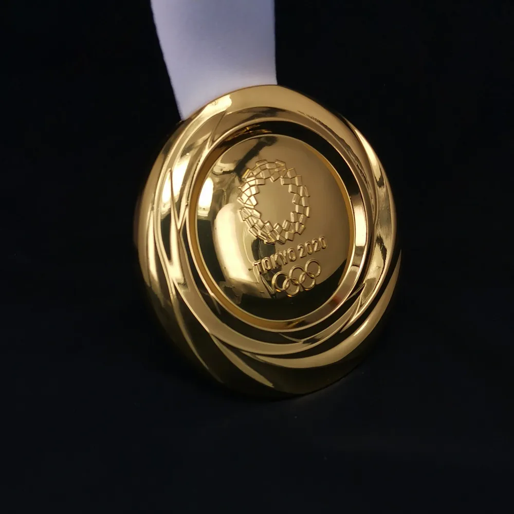 Gold Replica of the 2020 Tokyo Games, souvenir of the 32nd Games champion medal, 1:1 zinc alloy Replica Adult Toys Accessories