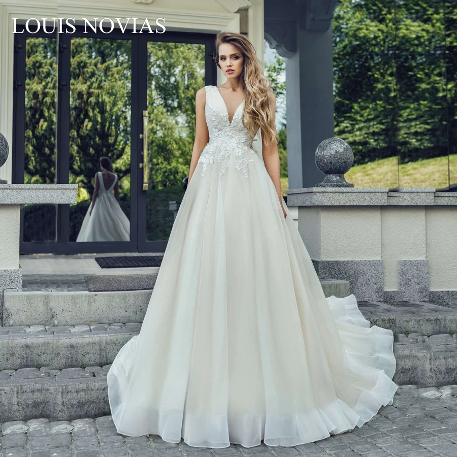 

Louis Novias Plus Size Wedding Dress V-neck Floor-Length Zipper Backless Appliques Sleeveless Wedding Gowns Vestido De Noiva