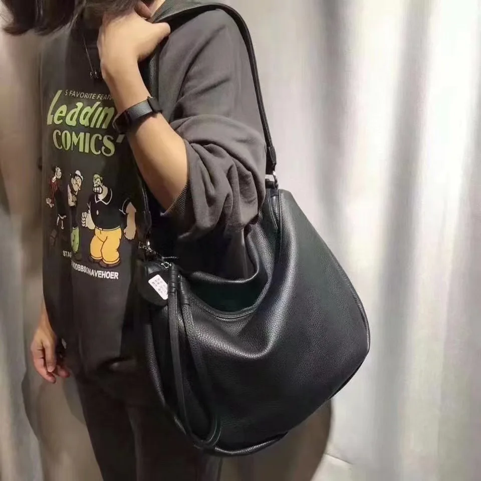 2021 new Korean version of casual large-capacity dumpling bag, lightweight ladies one-shoulder messenger bag, lazy trend