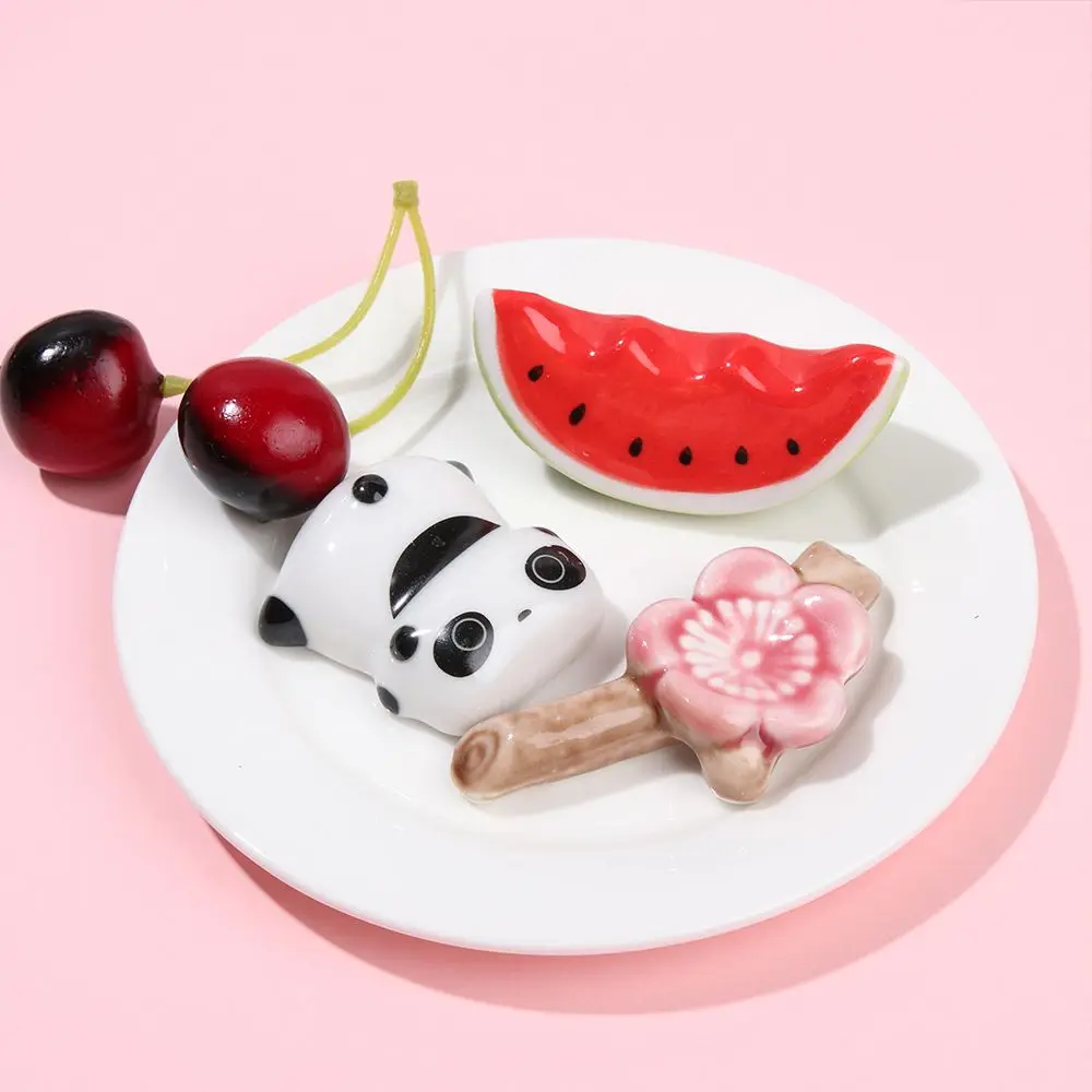 Styl japoński uchwyt ceramiczny pałeczki do jedzenia śliczne Panda arbuz wiśniowy kwiat zastawa stołowa spoczywa Chopstick Rack akcesoria kuchenne