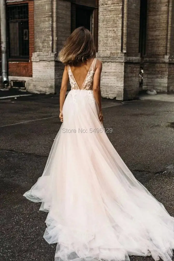 Modest Tulle V Neck Line suknie ślubne z koronkowymi aplikacjami przejrzysta bluzka Backless Sweep Train suknie ślubne dla panny młodej