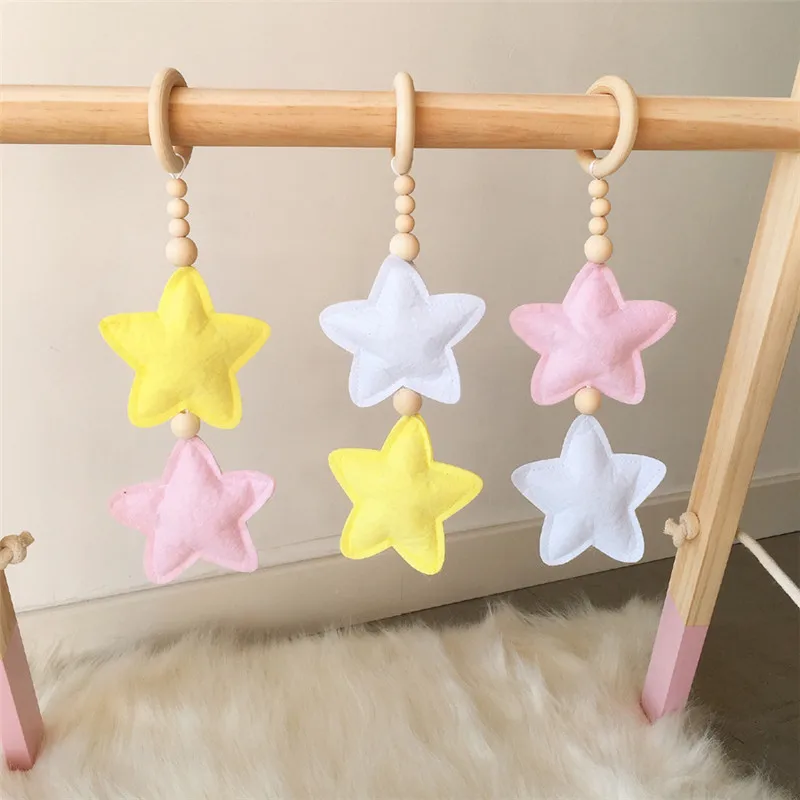 Bebê sentiu estrela de madeira chocalho algodão enchimento infantil cama sino crianças decoração do quarto brinquedos pendurado jogar ginásio macio do bebê chocalho de madeira