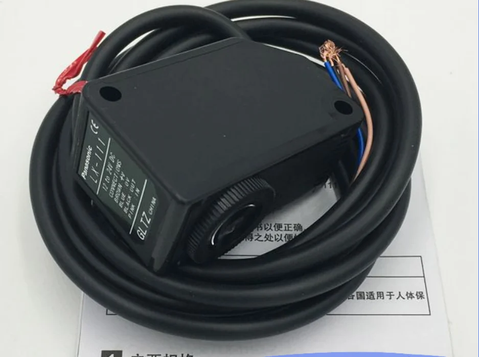 _ PNP RGB Color Digital Mark Sensor - PNP - 2m Cable 100% Original New