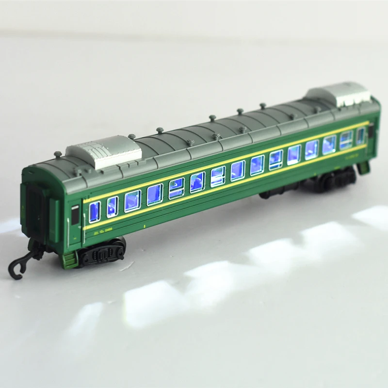 Diecast 1/87 Dongfeng YZ22 carro de pasajeros modelo de tren puertas y luces abiertas colección para adultos juguetes de exhibición estática para niños