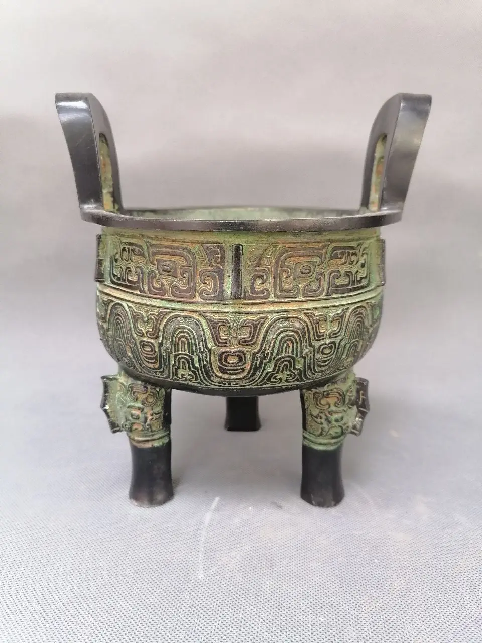 

Antique Bronze Ware Animal Ding Stove Home Decoration