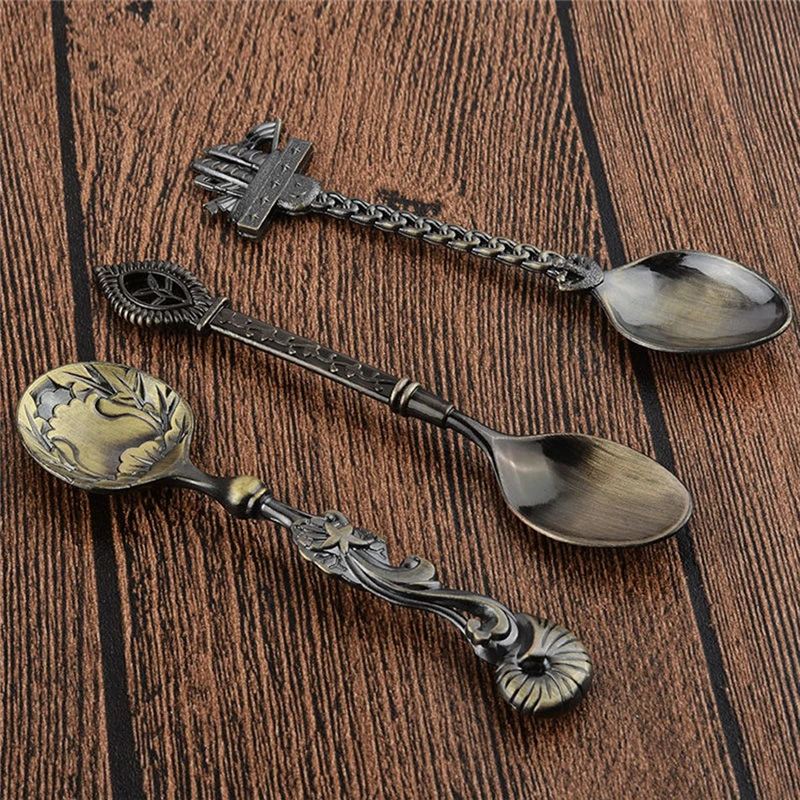 5 Stuks/set Lichtmetalen Vintage Koninklijke Stijl Gesneden Kleine Koffielepel Bestek Bestek Keuken Eetkamer Bar Tool