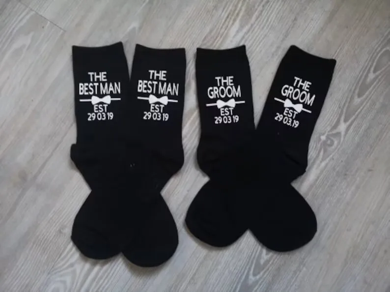 Personalisierte Name Datum Hochzeitssocken Vater der Braut Socken Bräutigam Socken Trauzeuge Socken Trauzeuge Socken Benutzerdefinierte Seite Jungensocken