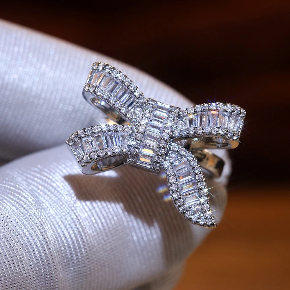 

Huitan Luxury Bowknot Shape Women Rings for Party Female Stylish Accessories High Quality Brilliant CZ Hot Jewelry Cute Bow Ring