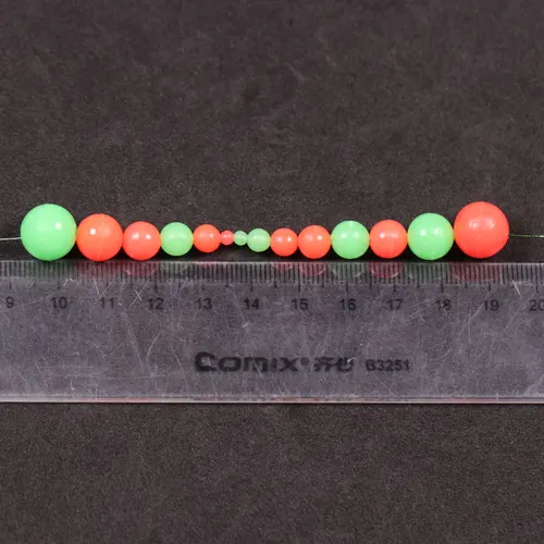 Imagen 2 del producto Bolas flotantes redondas luminosas para pesca, abalorios de aparejo brillantes, accesorios de señuelo de plástico rojo y verde, 100 unidades