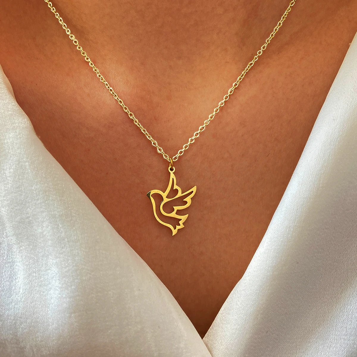 Stainless Steel Necklaces Peace Dove Pendant Chain Collar Fashion Necklace For Women Jewelry Trendy Accessories Friends Gifts