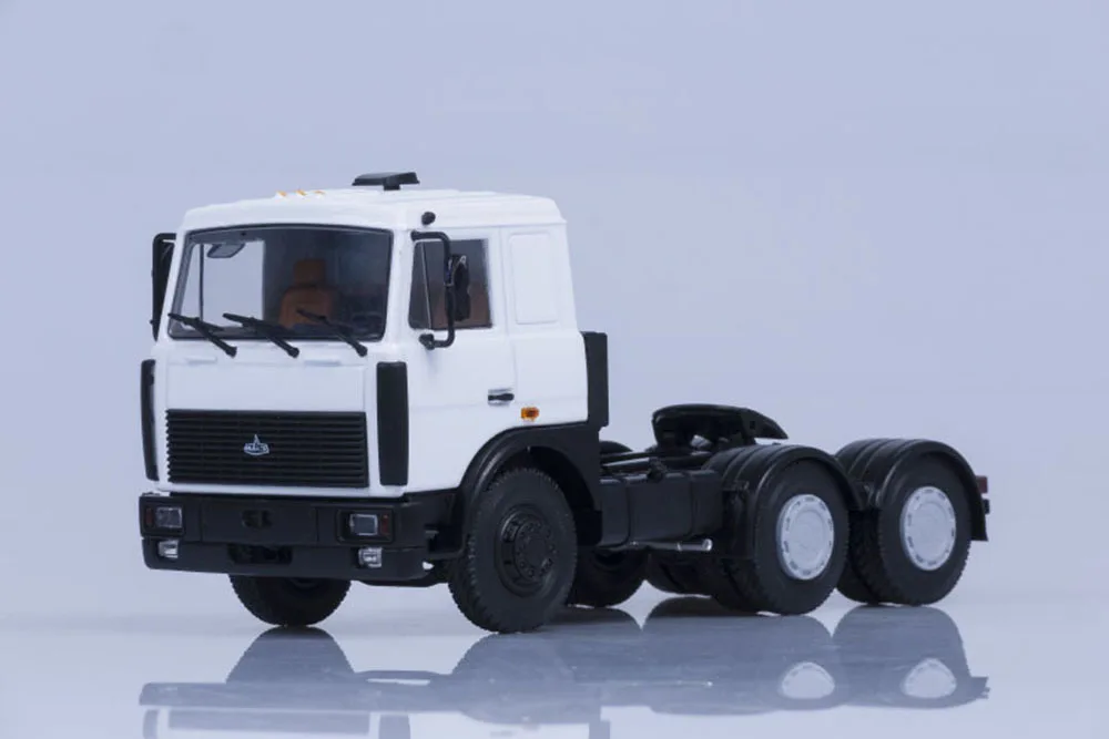 NEW EAC URAL AUTOHISTORY 1:43 Scale MAZ 6422 Tractor (LATE CABIN) WHITE Diecast Model for collection gift