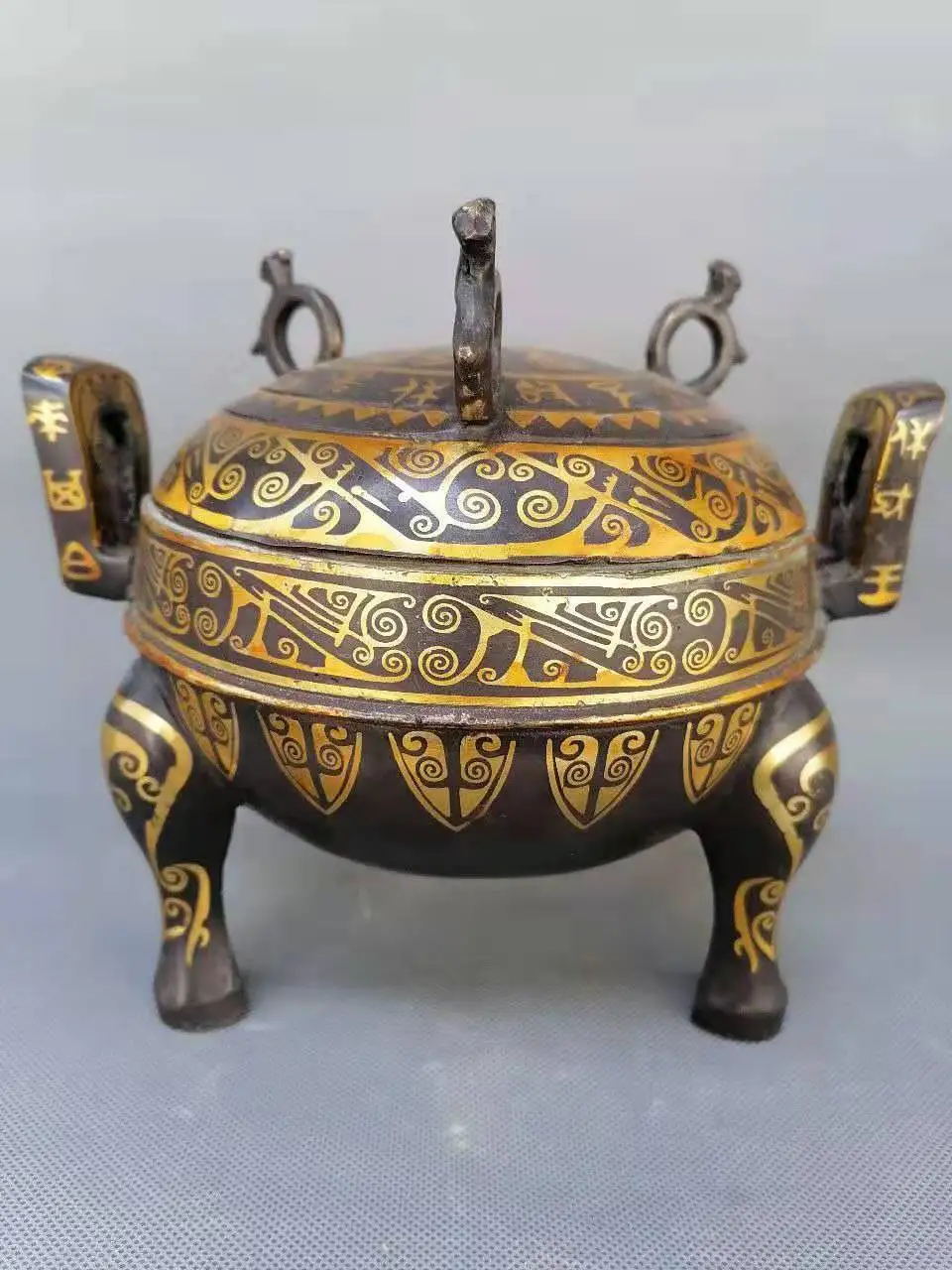 Old Chinese HanDyansty(25---186)bronze&gold jar,Animal pattern,Three feet & two ears,Three feet,Free shipping