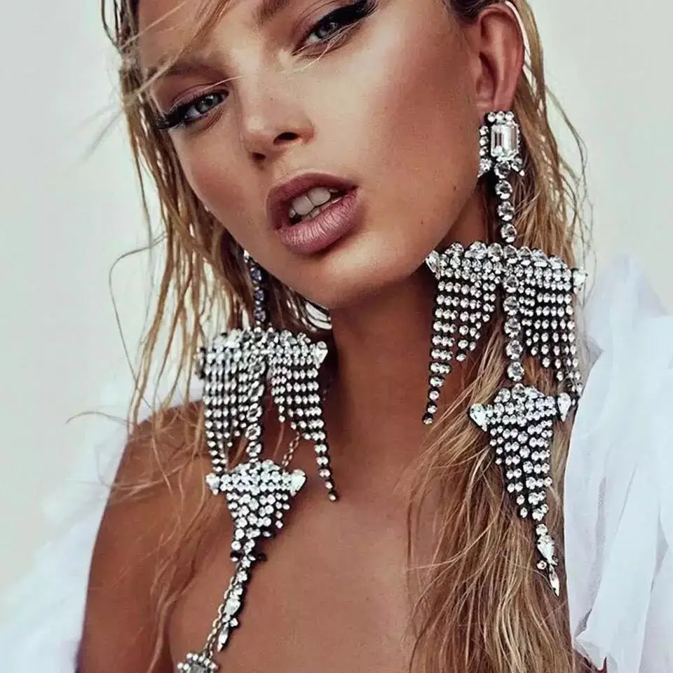 

Charming and sexy goddess long tasseline Stone Earrings sweet beauty type shiny crystal simple Earrings