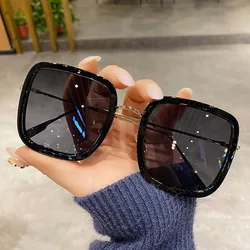 New Gradient Square Sunglasses Women Vintage Oversized Sun Glasses Men Brand Designer Trend Colored Eyewear Outdoor UV400