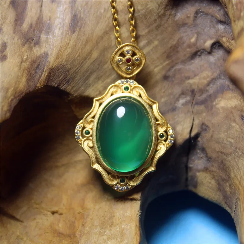 Liemjee Wholesale Fashion Jewelry Green Chalcedony Inlaid Hollow Necklace for Woman Feature Luxury Namour Charm Gift All Seasons