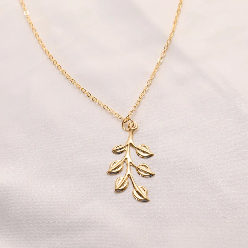 Glamour Necklace 2020 Fashion New Simple Temperament Trend Leaves Long Creative Women Necklace Gift Wholesale Capsule Pendant