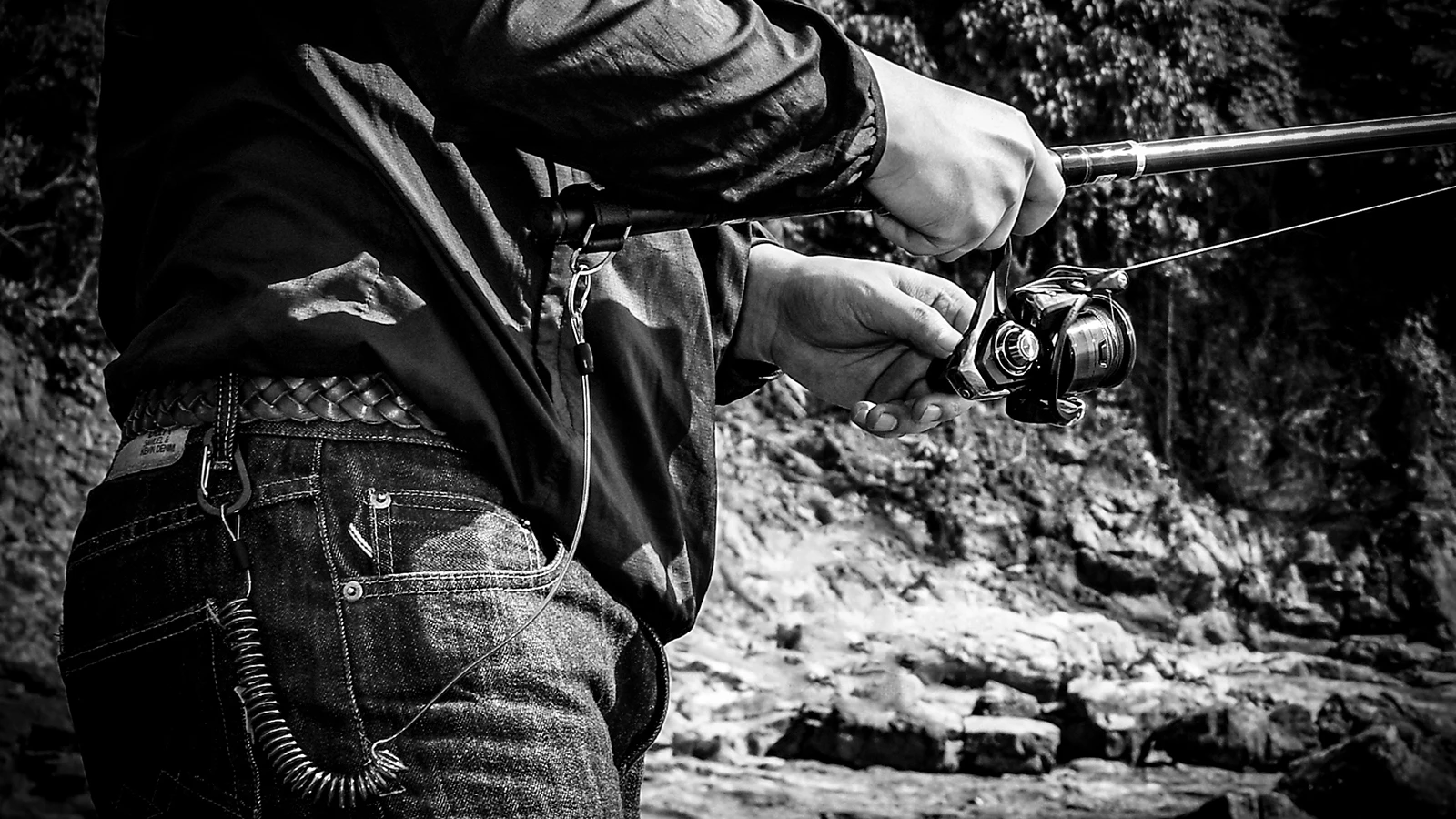 Booms Fishing T01 2M Coiled Lanyards Karabinerhaken mit Rutenbändern für Angelrute und Kescher – Detail 2