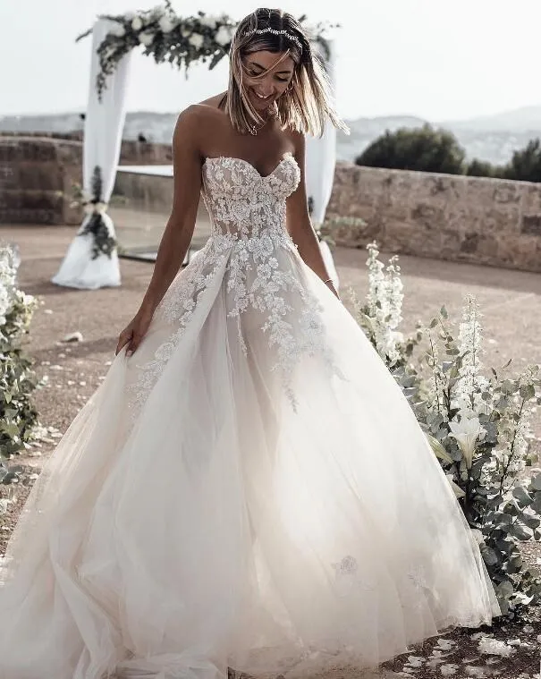 Vestido De Novia bohemio sin tirantes, traje De Novia, escote Corazón, línea A, tren De corte, apliques 3D, princesa con cuentas, novedad De 2022