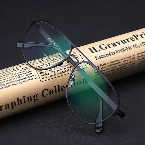 Imagen 2 del producto Gafas de lectura bifocales para hombre, lentes fotocromáticas con diseño único sin tornillo, para presbicia, dioptrías, Alemania, 1,0-3,0