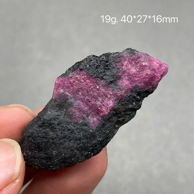 Best! 100% natural Myanmar Fluorescent Ruby rough mineral stones and crystals healing crystals quartz gemstones