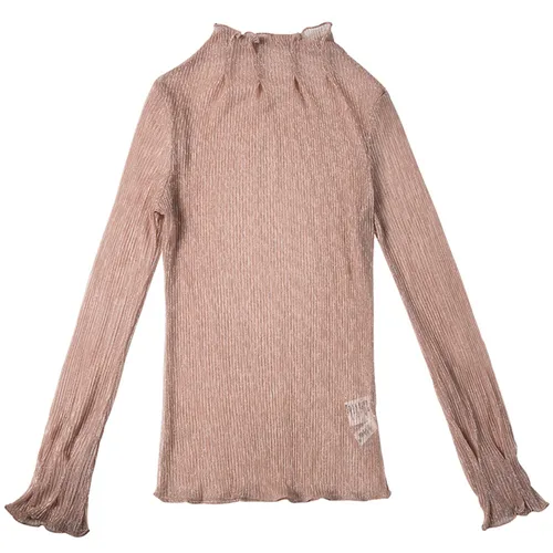 بلوزات وقمصان