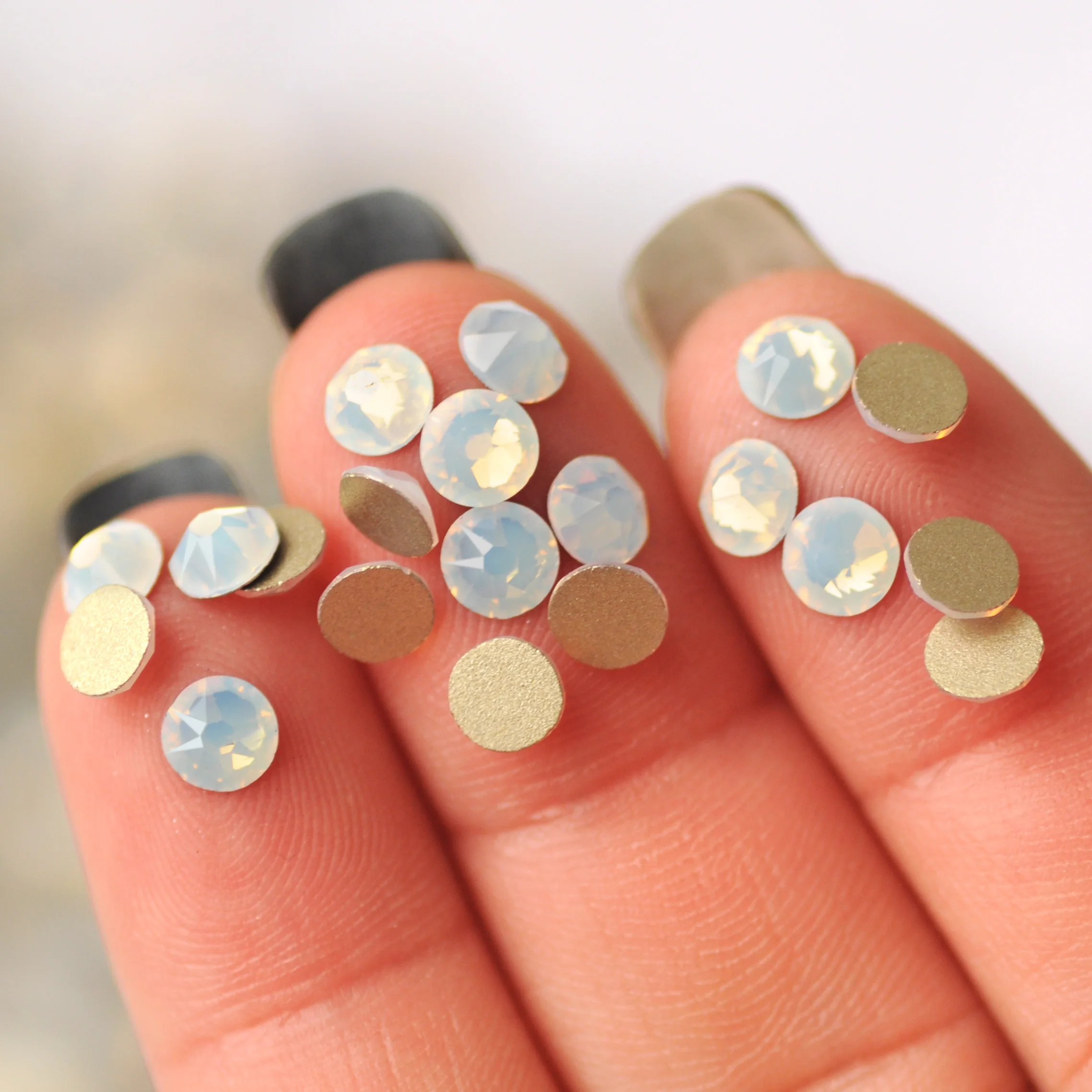 Glitzernder Weißer Opal 2088, Flachrücken-Diamant, Nicht-Hotfix-Strass, DIY, 8 große, 8 kleine Strasssteine für Kleidung, Nagelkunst und Dekoration – Detail 5