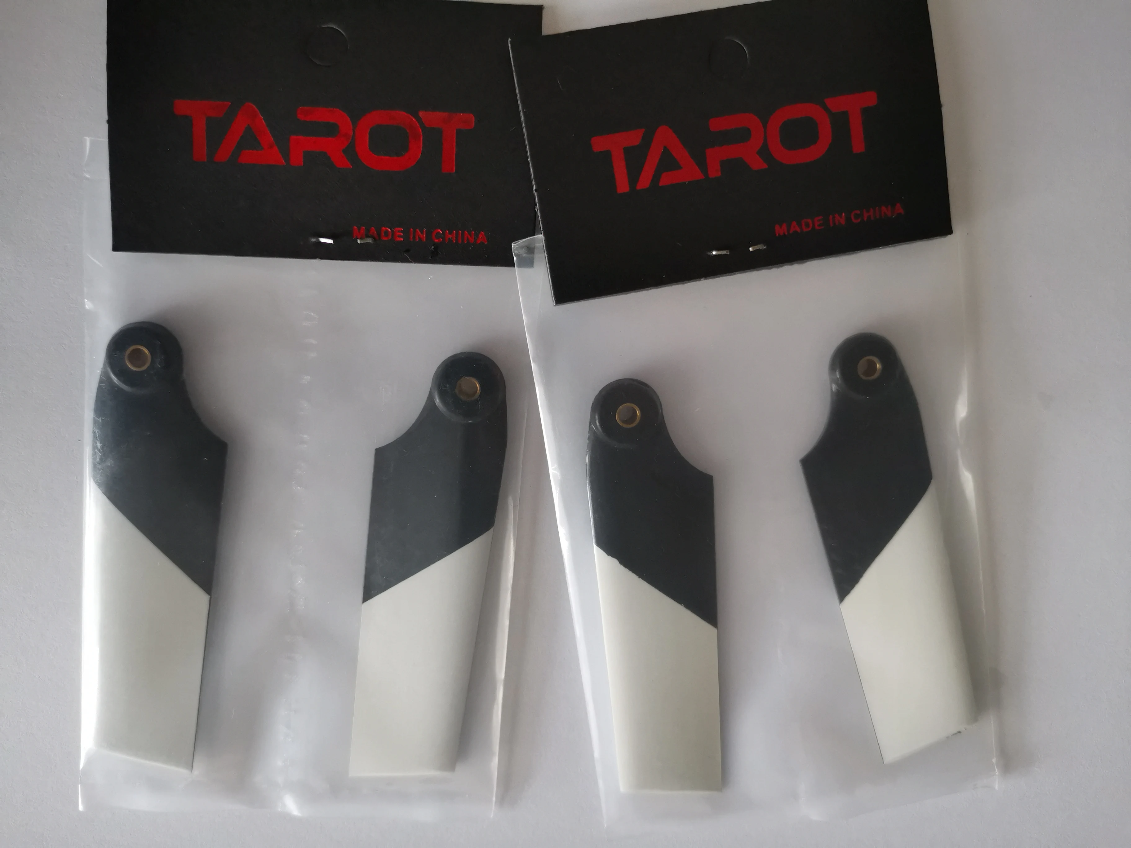 2 Pairs Tarot Carbon Fiber 76mm Tail Blade For T-REX Trex 500 Helicopter