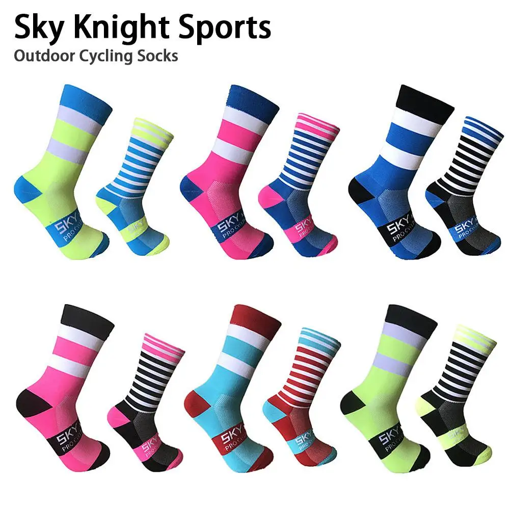 Sky Knight High Quality Sports Outdoor Cycling Socks Left And Right Feet Wave Point Striped Bikes Socks For Men Women