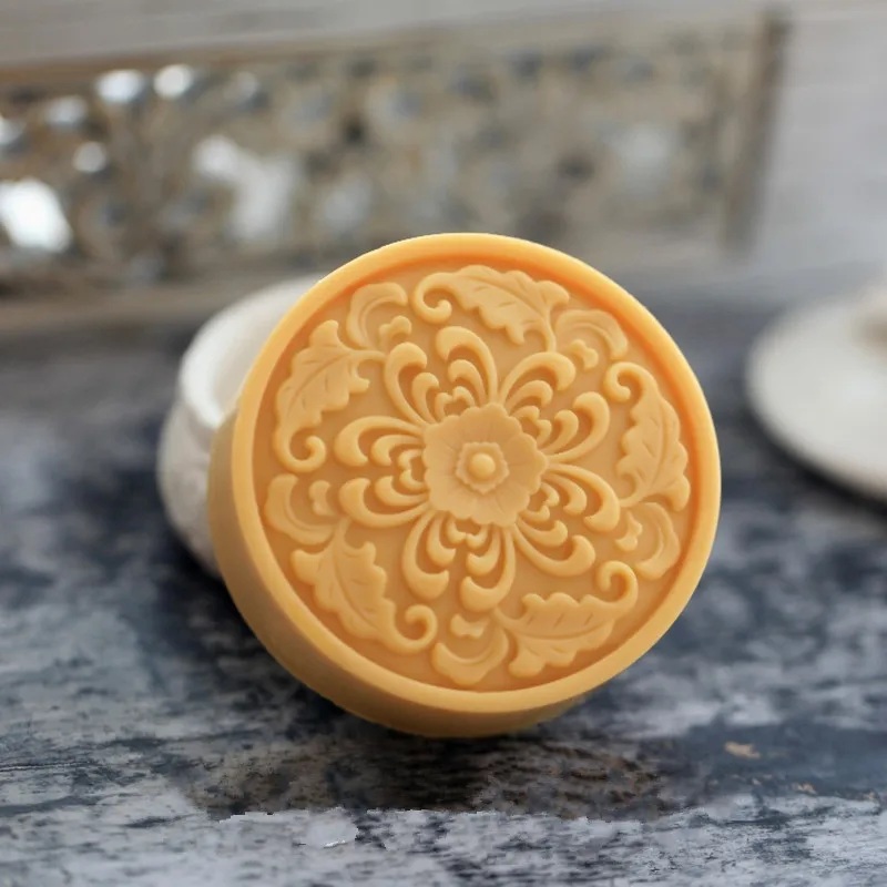 Classic Round Silicone Soap Mold Handmade Silicone Molds for Natural Soap DIY Making Decorating Scented Candle Wax Melt Mould