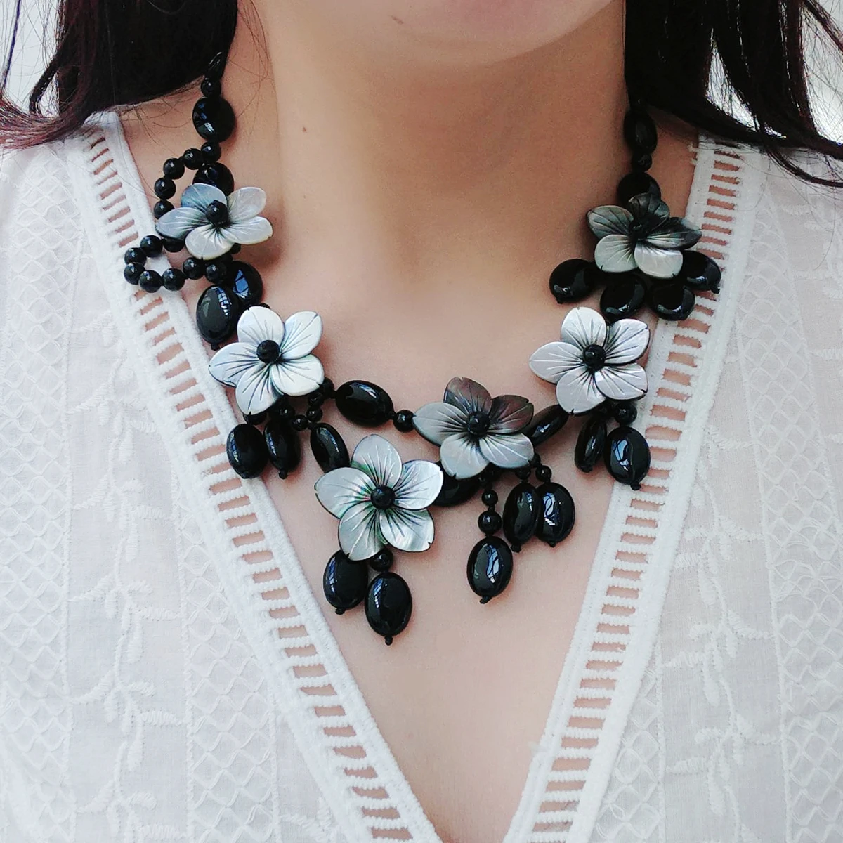 

Lii Ji Real Stone Black Statement Necklace Onyx Mother of Pearl Shell Flowers Jades Toggle Clasp Necklace Approx 46cm/18''