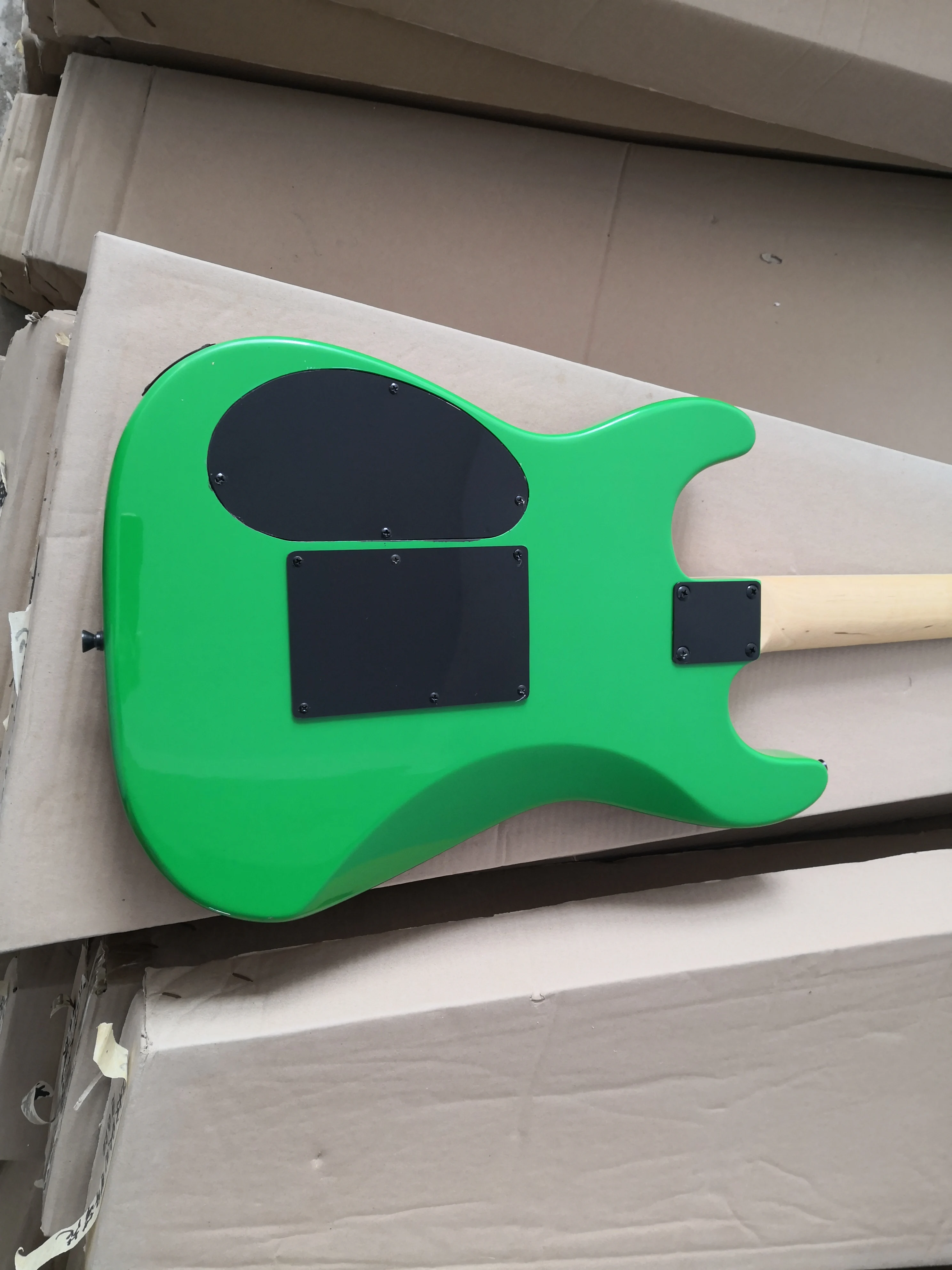 custom 6 string  guitar,green guitar,basswood body,maple neck,tremolo bridge,HH pickups,black button,