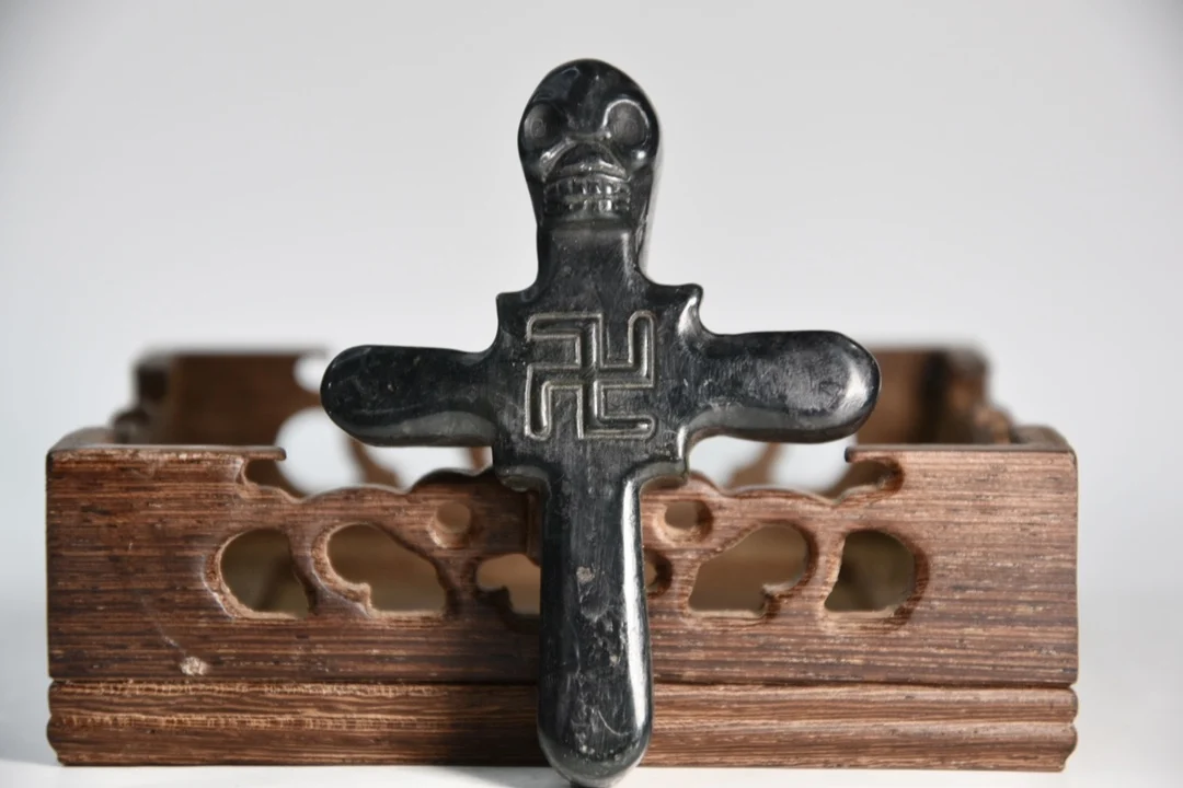 

Hongshan culture meteorite iron meteorite iron cross exorcise evil spirits pray for peace