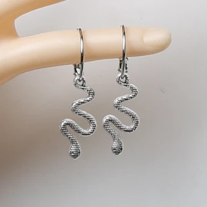 Dolch- und Schlangenkristall -Ohrringe, Schwertschmuck, gotischer Vampir, alternative gotische Hexe Hauptverkaufshexe - №4