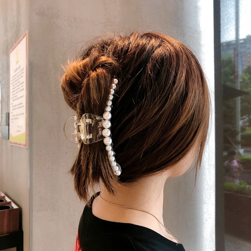 

Fashion Girl Hair Claw Pearl Hair Claw Pearl Hairpin Crab Retro Hair Clips Hair Accessories for Women Three Different Sizes
