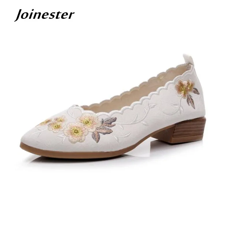 Women Vintage Autumn Pumps Floral Embroidery Pointed Toe Loafers for Ladies Slip-On Fashion Dress Shoes Low Heeled Retro Shoe