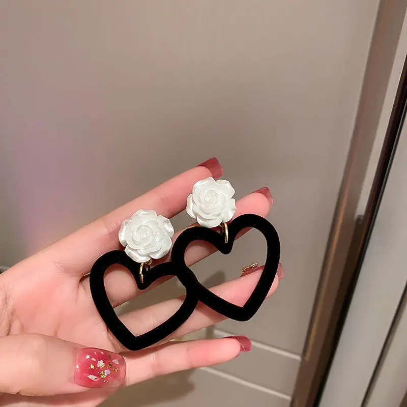 New Temperament Crystal Black Color Stud Earring For Women Heart Bow Square Earrings Girl Party Wedding Engagement Jewelry Gifts