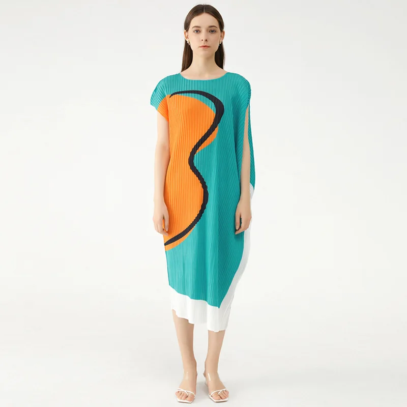 

2021 Summer New Round Neck Bat Sleeve Loose Temperament Fashion Medium Length Geometric Printing Casual Dress For Women