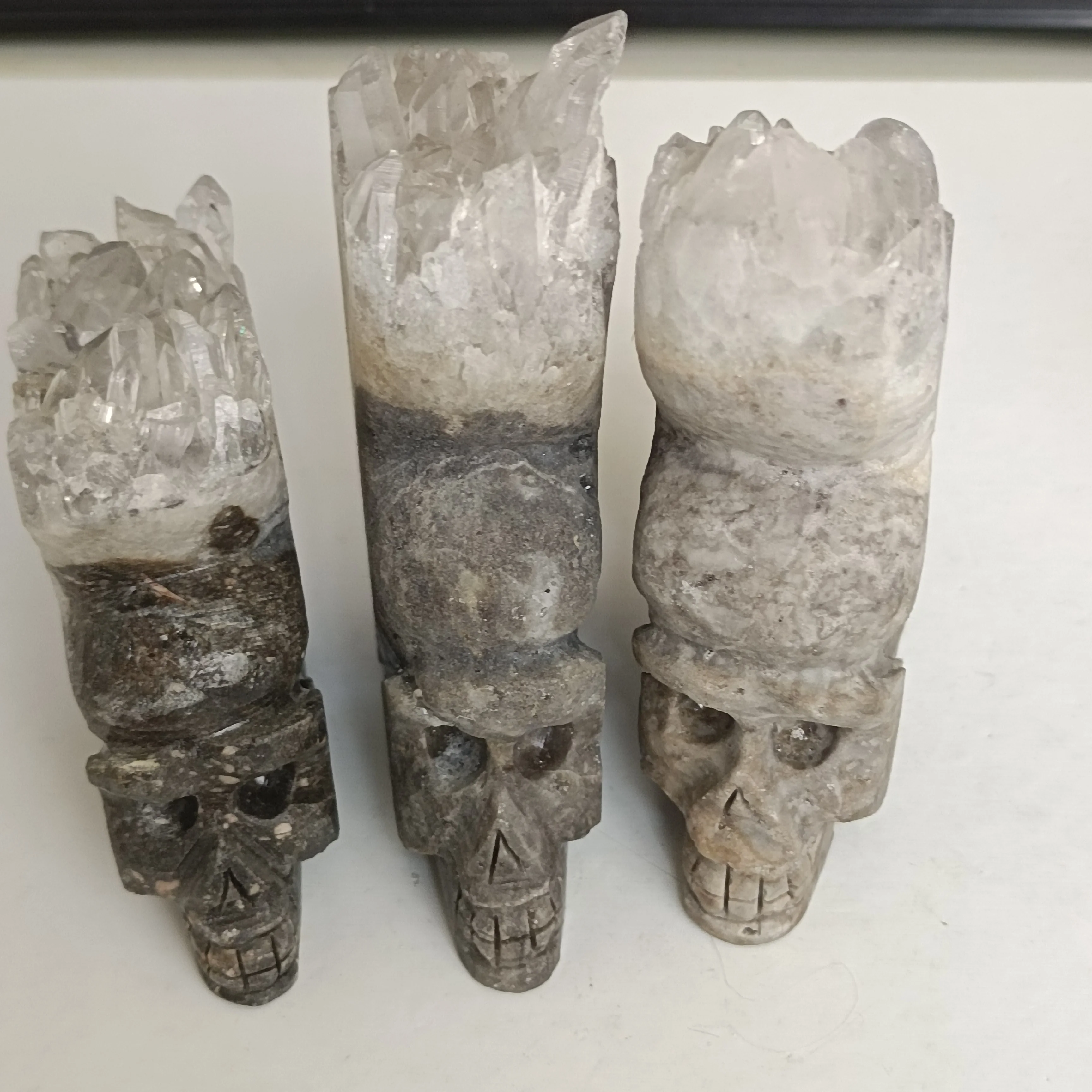 7-9cm 1pc Natural Crystals Cluster Skull Hand Made Carved Figurine Feng Shui Healing Stone Handicraft Decoration Gifts