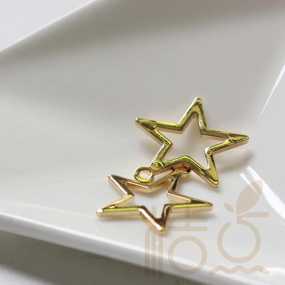 Solid Brass Star Charm - 18x17mm (4181C)