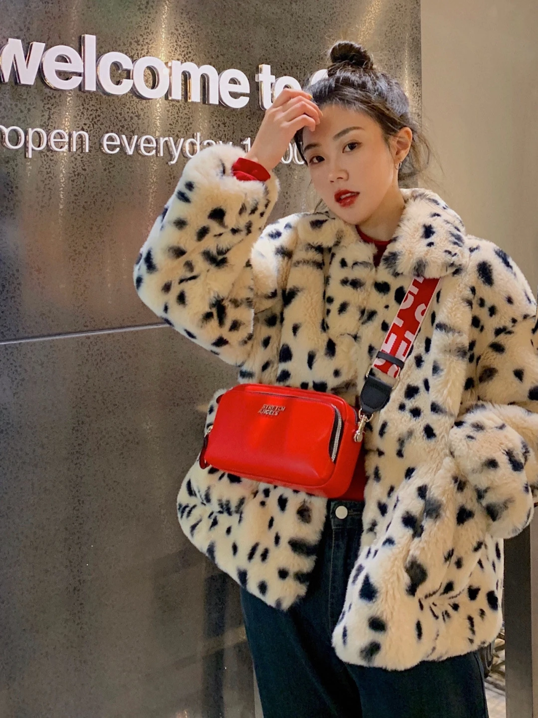 Plush jacket women winter short 2021 new Korean version of loose lamb wool faux fur leopard print fur coat women winter